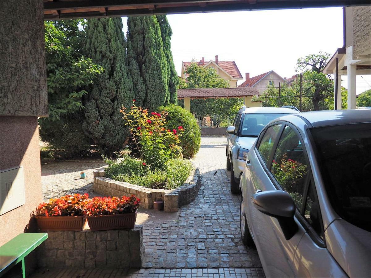 Guest House Stefanovic Враня Екстериор снимка