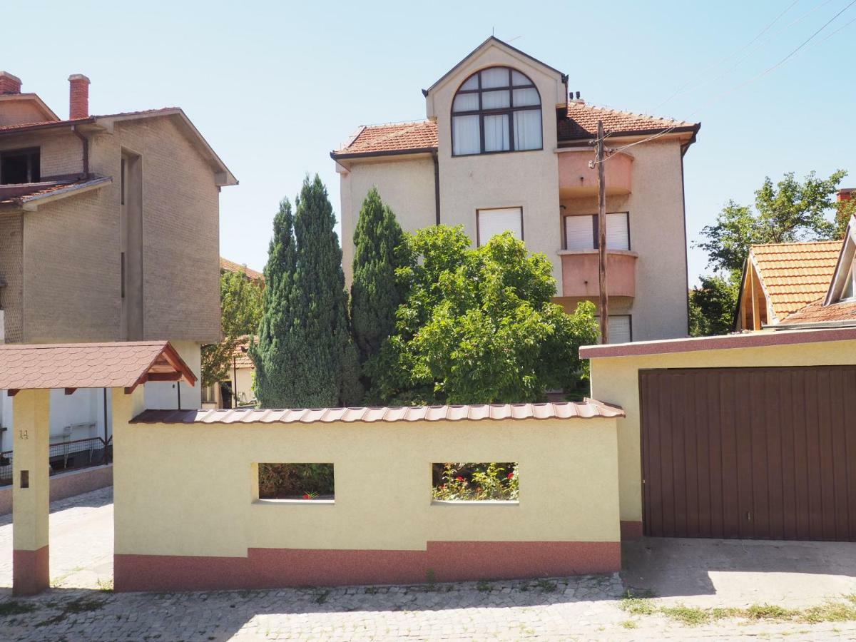 Guest House Stefanovic Враня Екстериор снимка